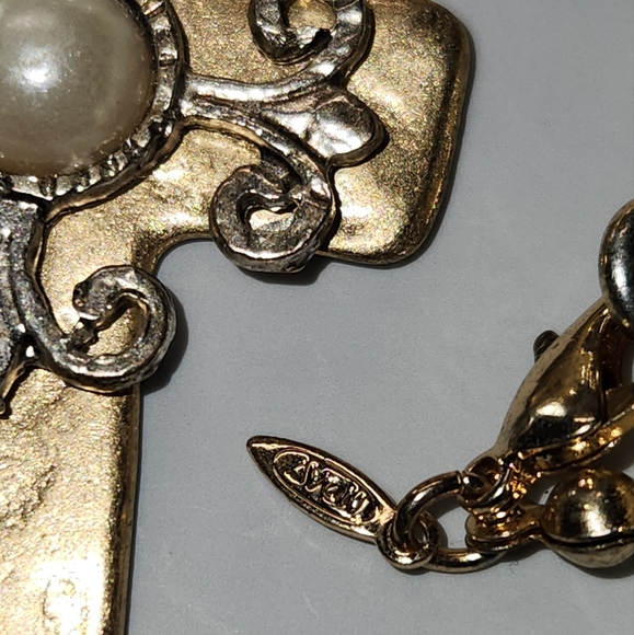 #2092, SIGNED AVON,(jjh) 1965's NECKLACE, BRACELET, EARRINGS, FAUX PEARLS SET, 3 - Picture 8 of 12